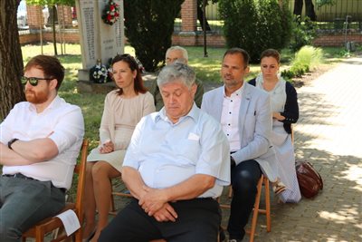img 1990 resize