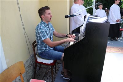 img 1033 resize