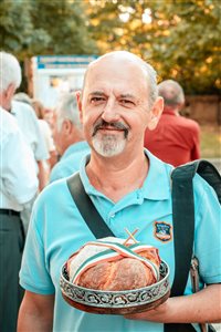 sztistvan uj kenyer megaldasa 26