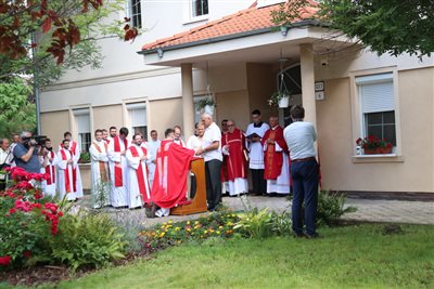 img 1376 resize
