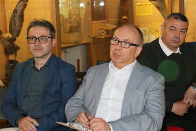 img 1084 resize