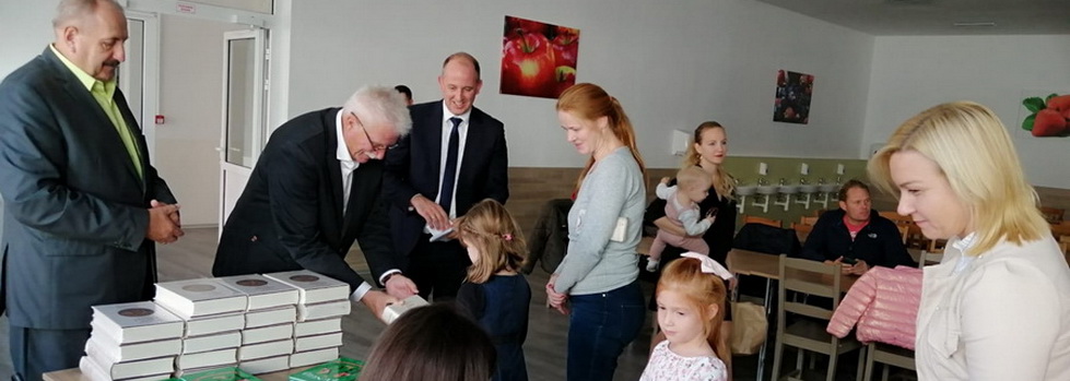 Elsőseink ünnepélyes köszöntése és az ösztöndíjak átadása